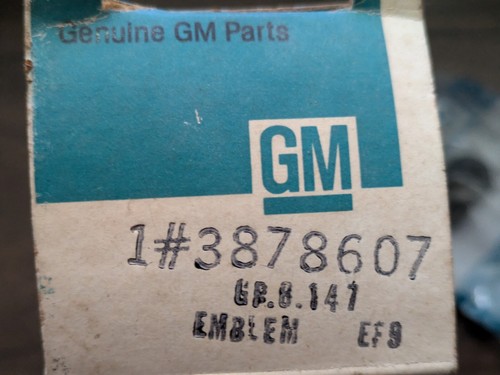 NOS 1966 67 Impala Chevelle Camaro 427 Crossed Flags Emblem Fender #3878607 - Picture 3 of 8