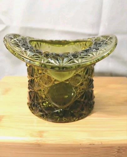 Vntg Fenton Olive Green Top Hat Art Glass Figure