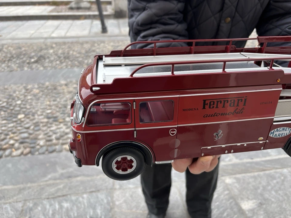 FIAT 642RN2 TRUCK BARTOLETTI F1 FERRARI CAR TRANSPORTER 1957 1/18 CMR CMR140 - Immagine 3 di 4