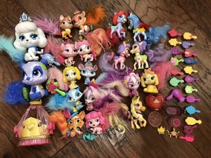 palace pets figures