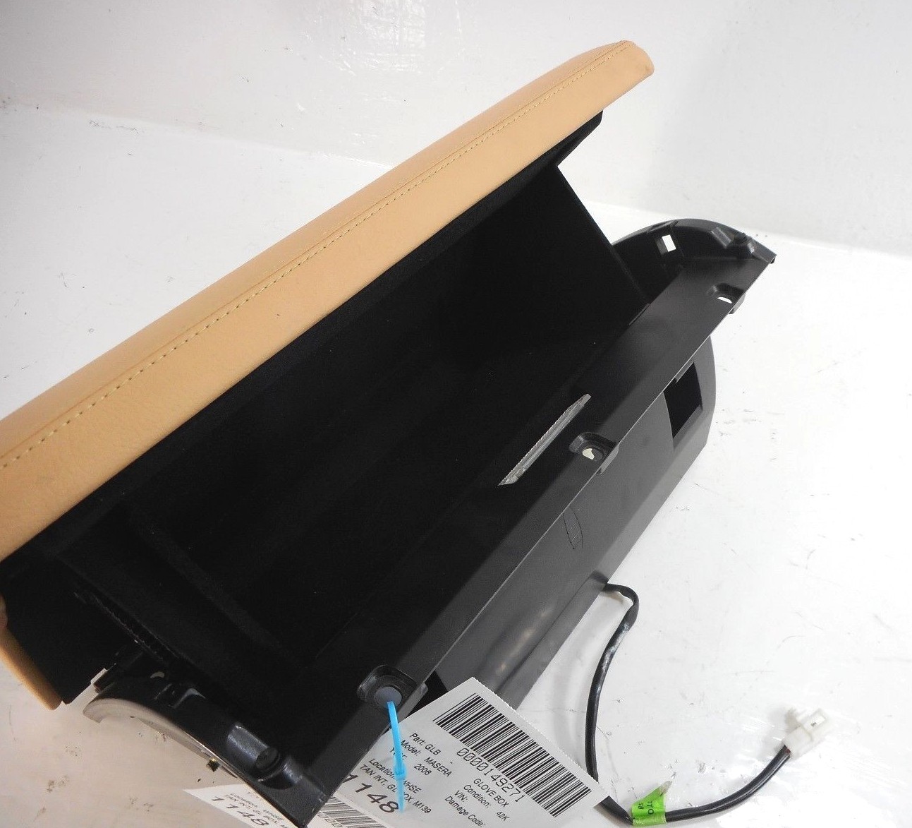 Maserati Quattroporte 2006 Glove box Beige