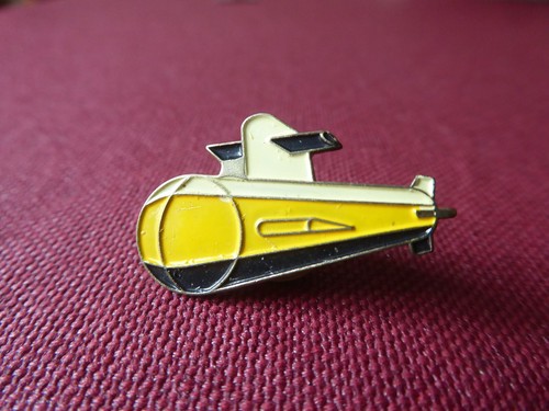 PIN'S SOUS-MARIN SUBMARINE MARINE SNA SNLE DTCN DCN - Afbeelding 1 van 2