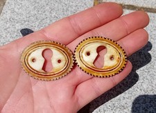 2 ANCIENNES ENTRÉES DE CLÉ SERRURE DE MEUBLE, PORTE en os ou corne     N°88B