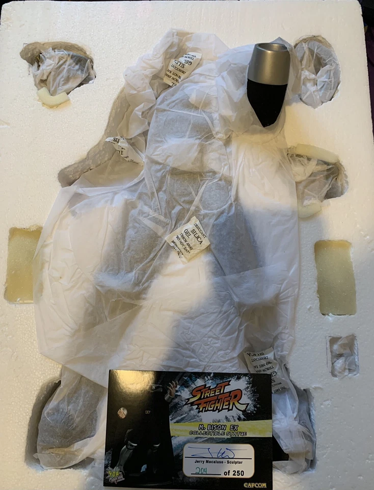 Statue 1/4 Mixed Media M Bison EX Black Dictator Street Fighter PCS Sideshow New - Photo 2/4