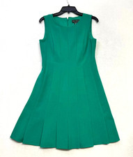 Jessica Howard Dress 10P Green Fit & Flare Pleated Sleeveless Scoop Neck Classic
