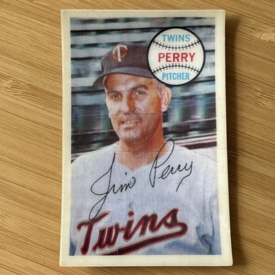 1970 Kellogg's 3-D Super Stars #64 Jim Perry cracks