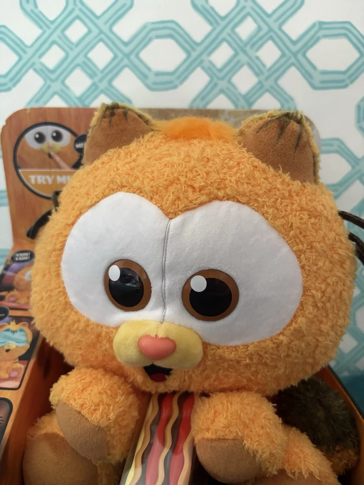 Peluche interactivo Garfield The Movie Eat Sleep Repeat Baby Garfield 10" NUEVO Foto 2 de 4