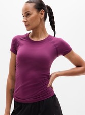 Athleta Momentum seamless tee- medium- plum- nwt
