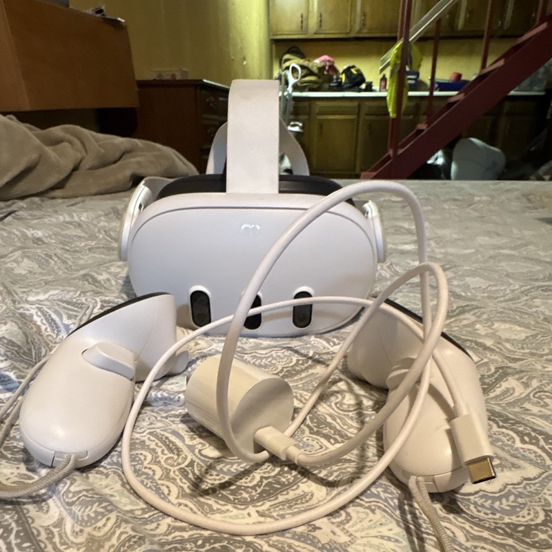 Meta Quest 3 Standalone VR Headset with Touch Controllers, White