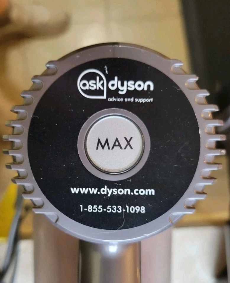 Dyson Digital Slim DC59 MAX Wireless Vacuum Cleaner  Needs Battery **SHIPS FREE* - Image 2 of 4