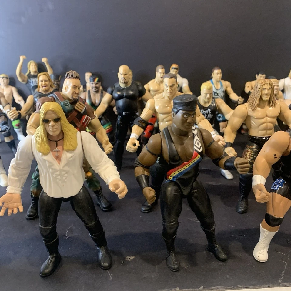 Jakks Titan WWF WWE Wrestling Figures Lot of 38 - 90s With Stands - Image 4 of 4
