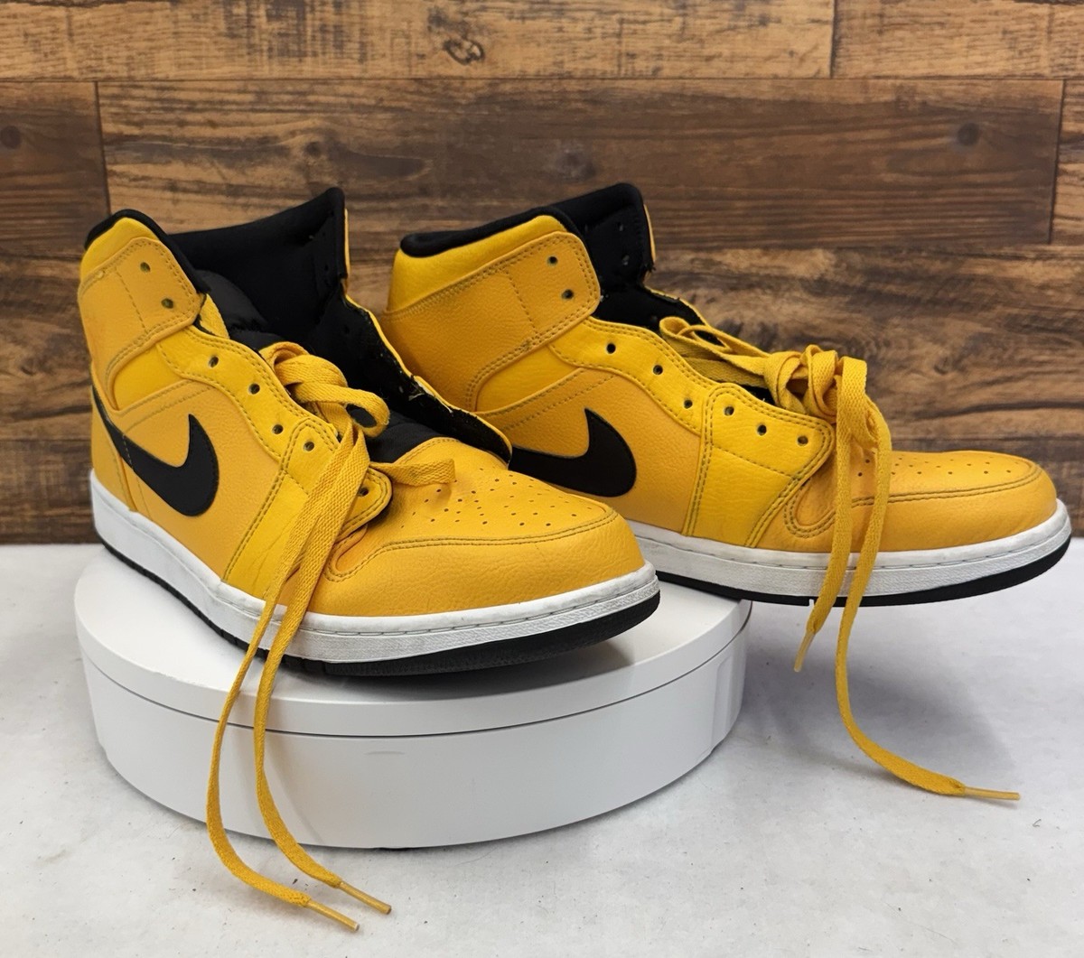 Nike Air Jordan 1 Mid Men display picture 2