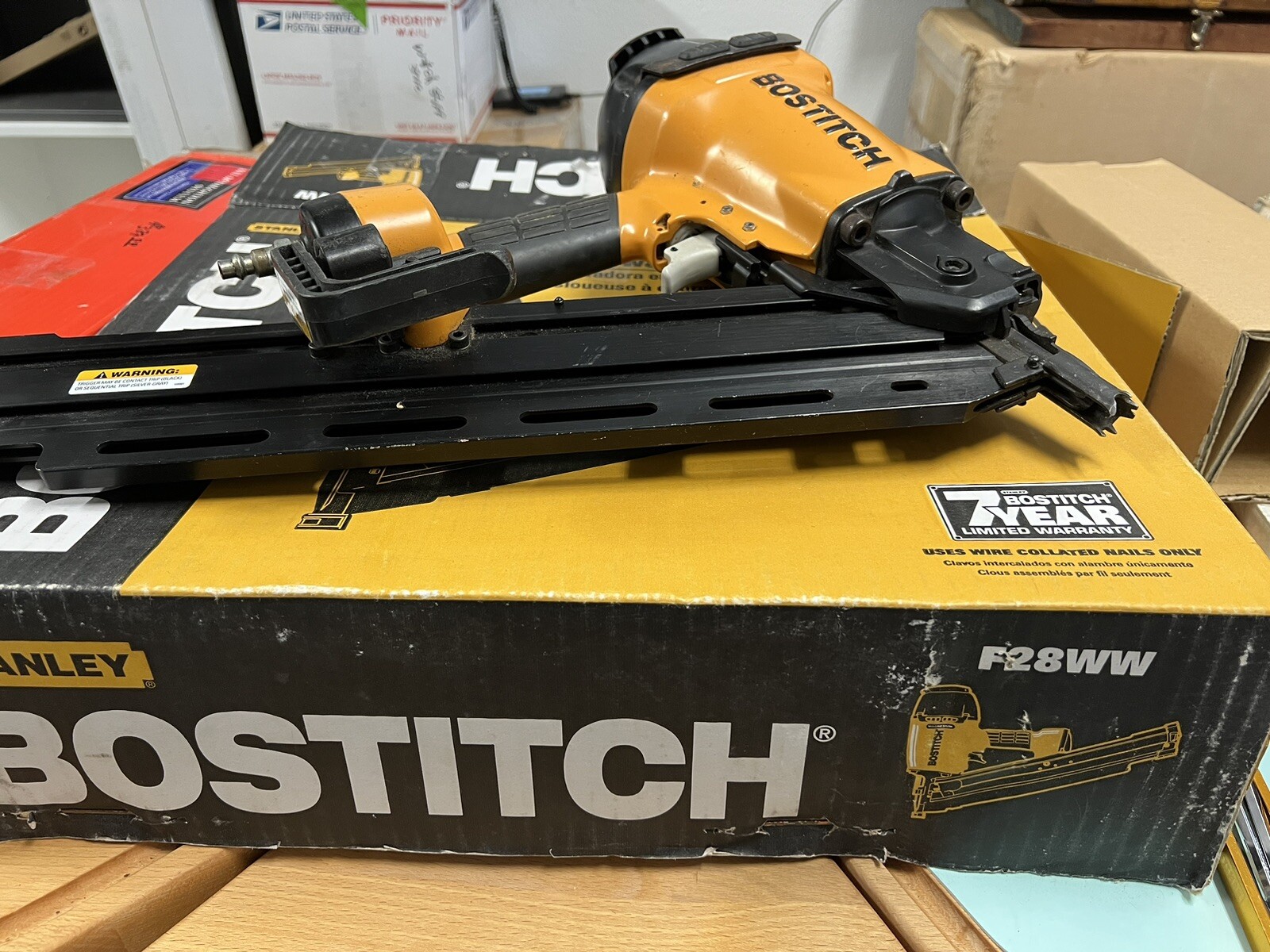 BOSTITCH F28WW Wire Weld 2inch to 31/2inch Framing Nailer Nail Gun