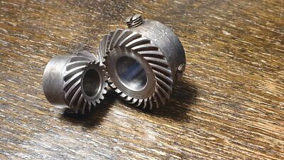 Original Pfaff 335 #91-012 761-90 upper gear set (gear & pinion)