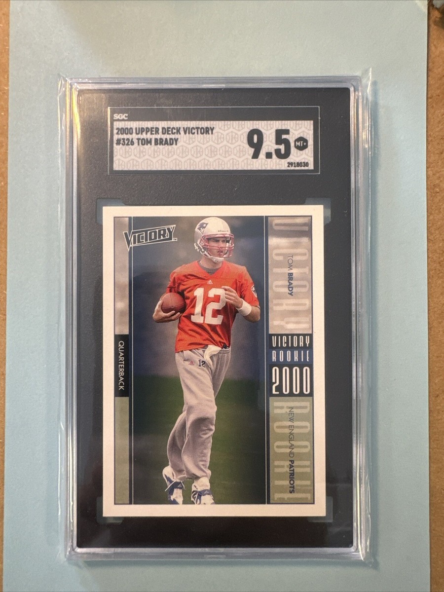 2000 Upper Deck Victory Tom Brady ROOKIE Card #326 SGC MINT - Main Image
