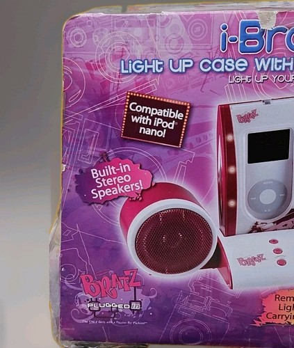 Vintage "i-BRATZ PLUGGED in" Light Up Case With Bass Speakers -For Ipod Nano-... - Picture 5 of 11