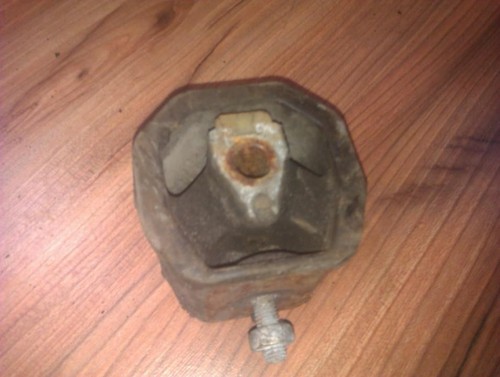 251199201g Motorhalterung und Getriebe (Motorhalterung)  Volkswag DE72774-99