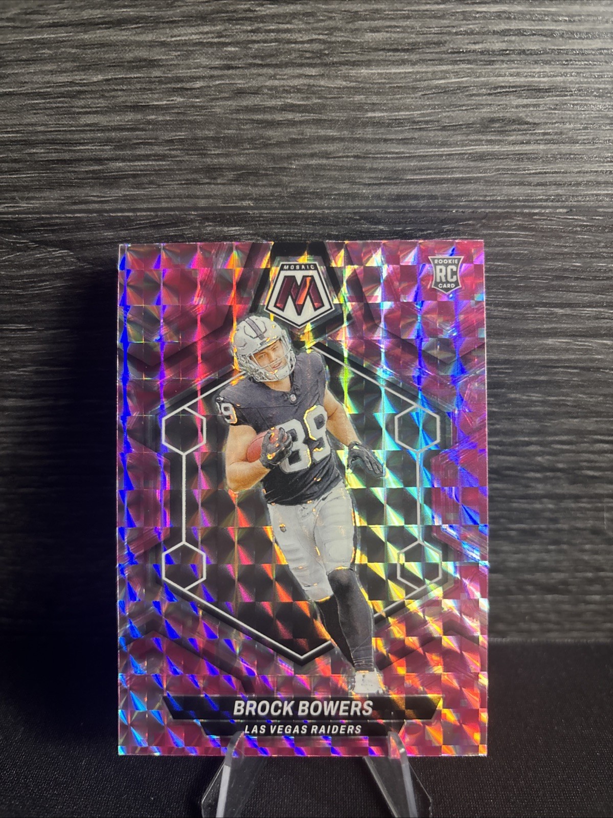 2024 Panini Mosaic - Rookies Brock Bowers #313 Camo Pink Mosaic Prizm (RC)