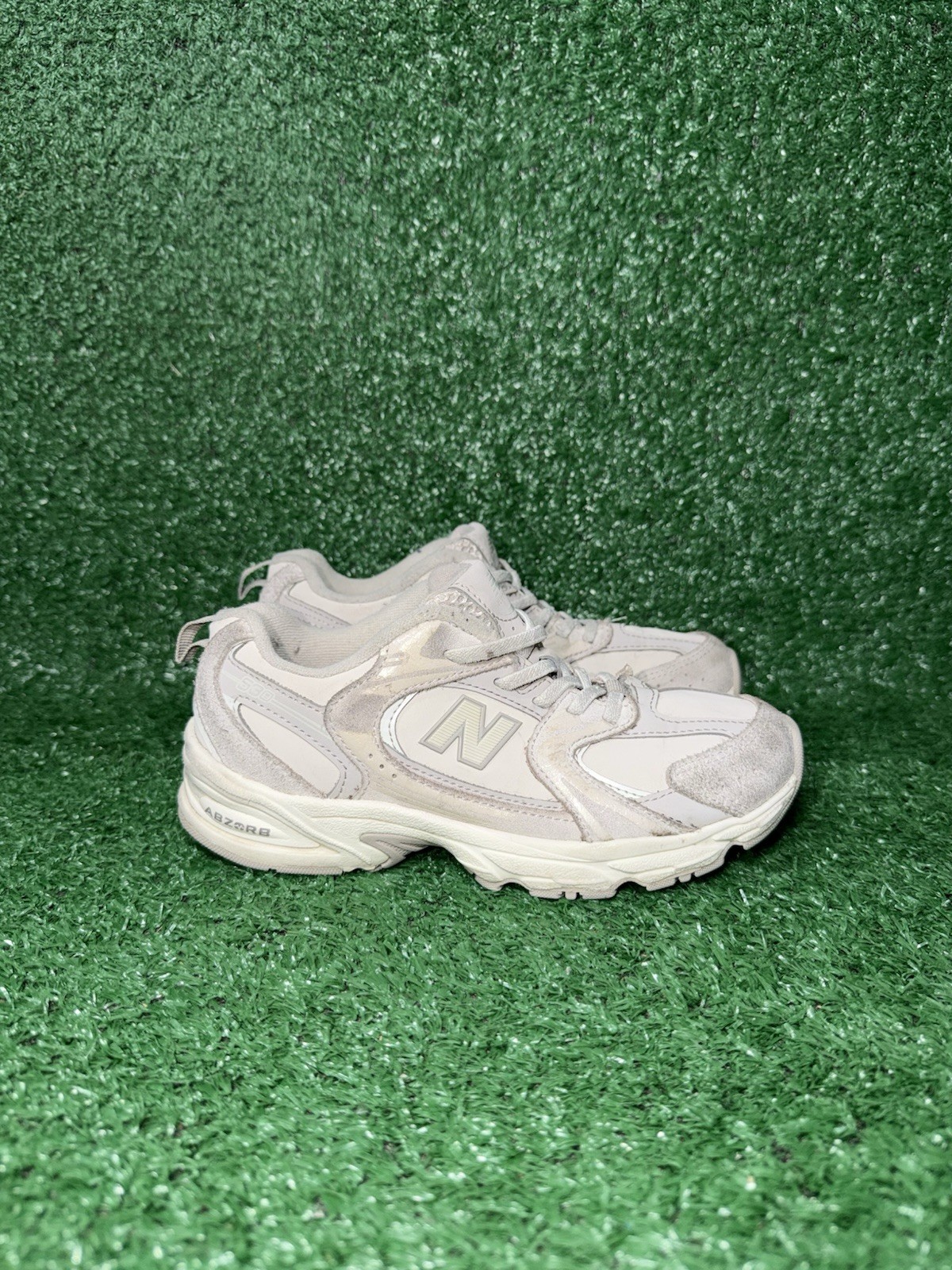 New Balance 530 Boys Size 2Y Beige White Running Shoes Comfo