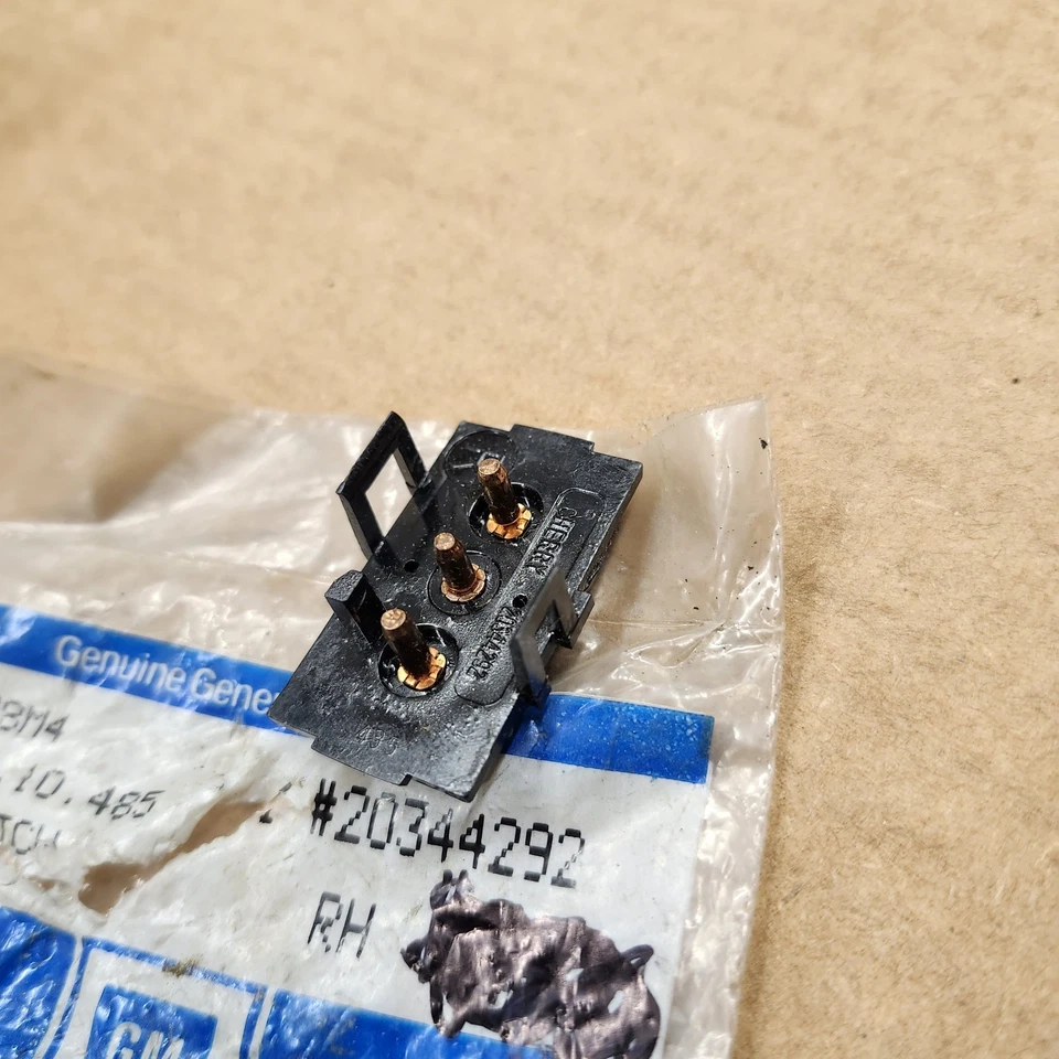 84-85 C4 Corvette RIGHT Power Door Lock Switch Buttons Un Lock NOS 82-89 Camaro - Image 3 of 4