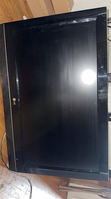 LG 32in LCD Flat Screen TV Black 1080p FHD Full HD Television