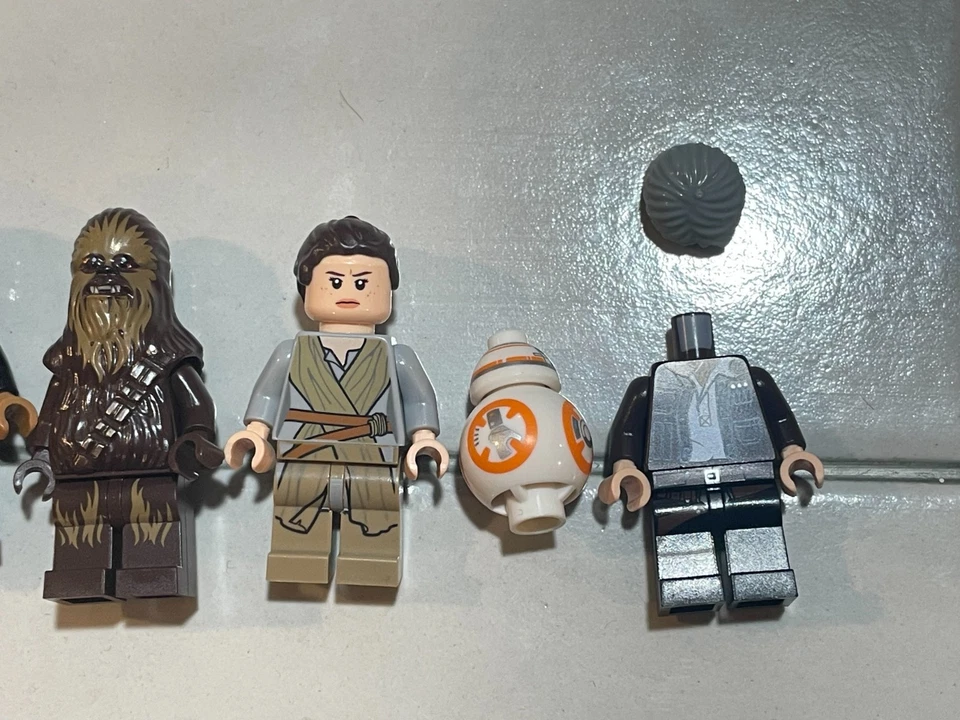 LEGO Star Wars: Halcón Milenario (75105) 99% Completo con Minifiguras LEER Foto 3 de 4