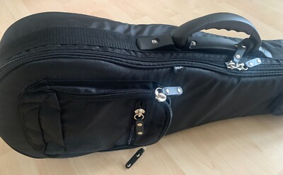 Tasche-Gigbag für Bariton und Bass Ukulele UVP: 90.--Euro Sonderpreis: 39.--Euro