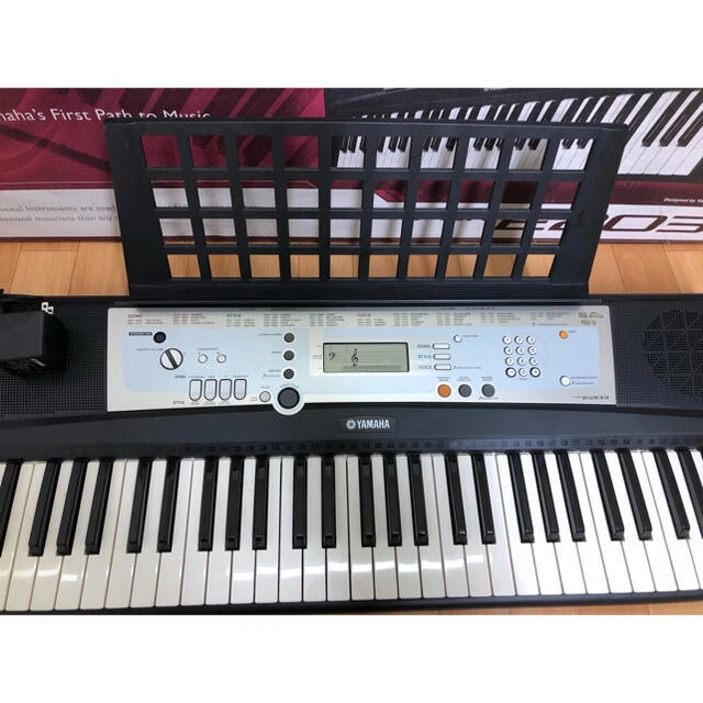 YAMAHA Portatone Electronic Keyboard 61 keys PSR-E203