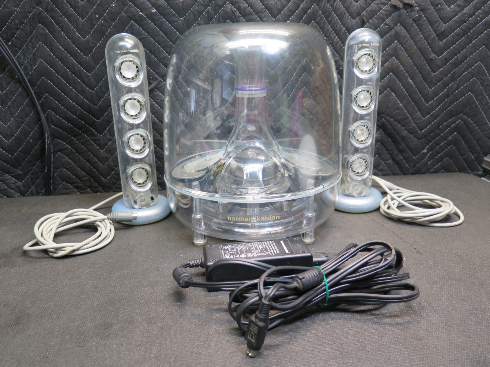 Harman Kardon SoundSticks II Subwoofer w/ 2 Satellites & Cha