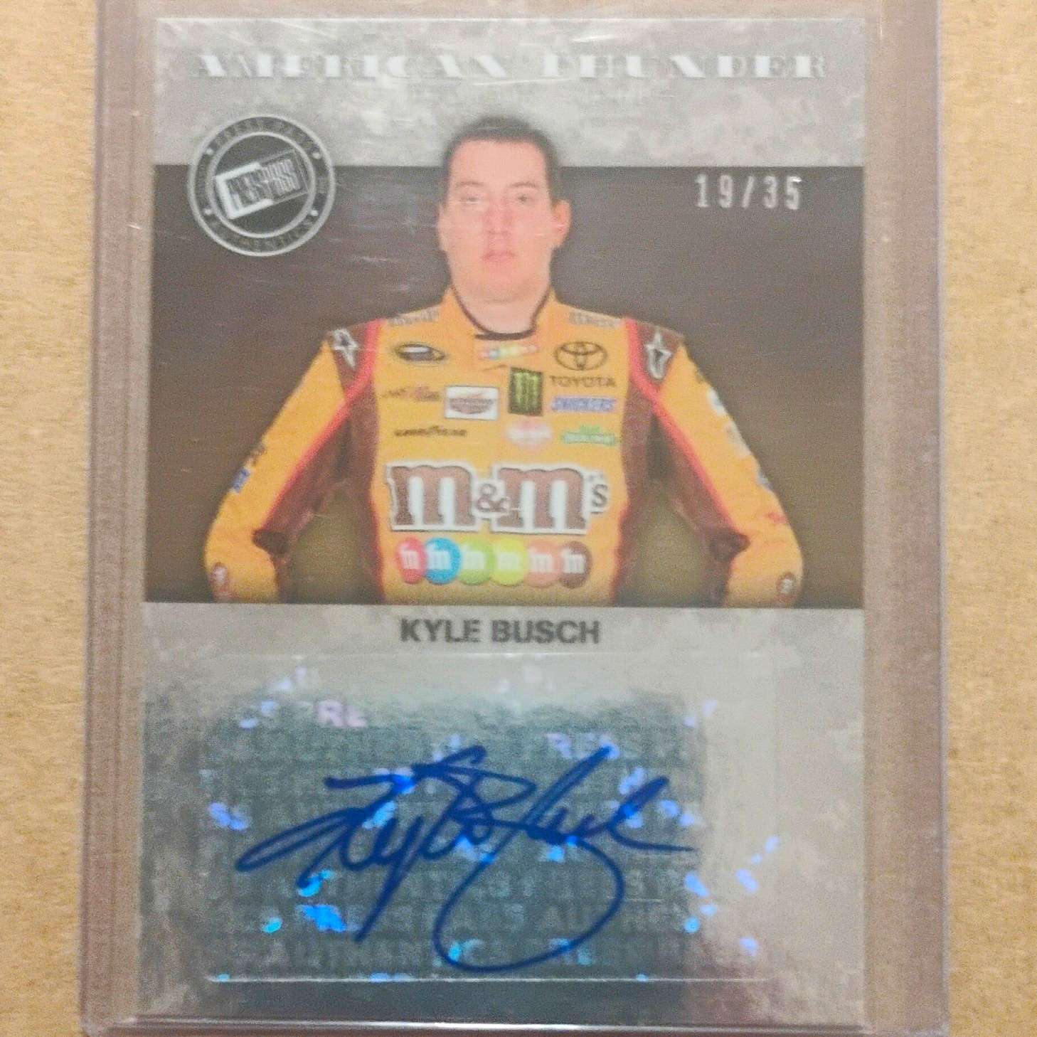 19/35 Press Pass 2014 American Thunder Kyle Busch Autographs Hard Signed