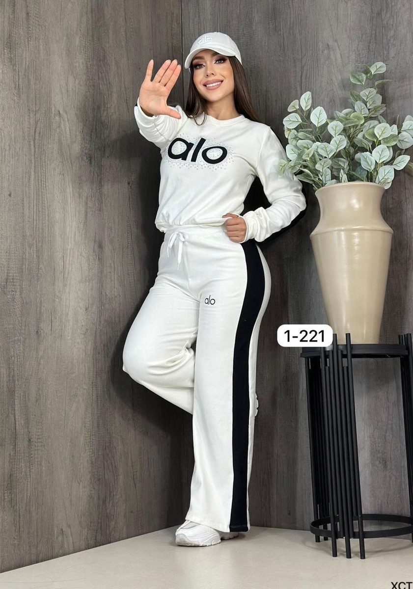 alo Women's Regular Tracksuit Set Sweatshirt & Pants Sweatsuit