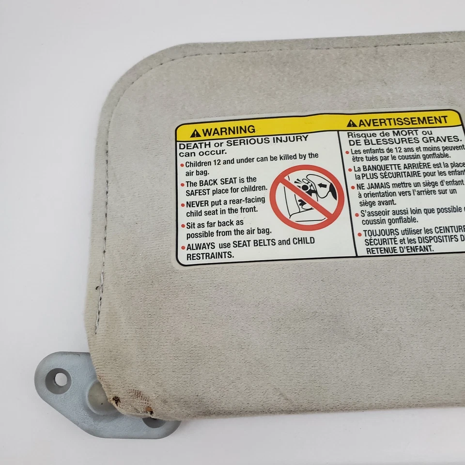 Комплект из пары солнцезащитных козырьков для Nissan Xterra 1998-2004 годов выпуска со стороны водителя и пассажира от оригинального производителя серые - Изображение 3 из 4