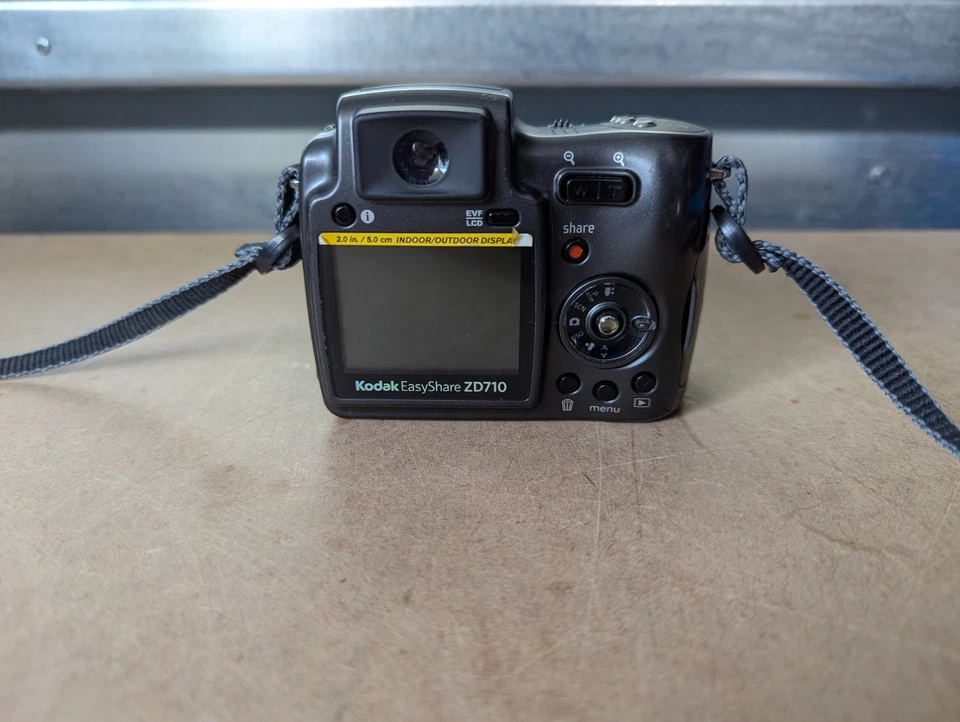 Kodak ZD710 Digitalkamera 7,1 Megapixel 10-fach Zoom Autofokus Blitz grau - Bild 4 von 4