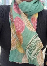 Wrapables Lightweight Fashion Trendy Infinity Scarf Green Abstract Circles