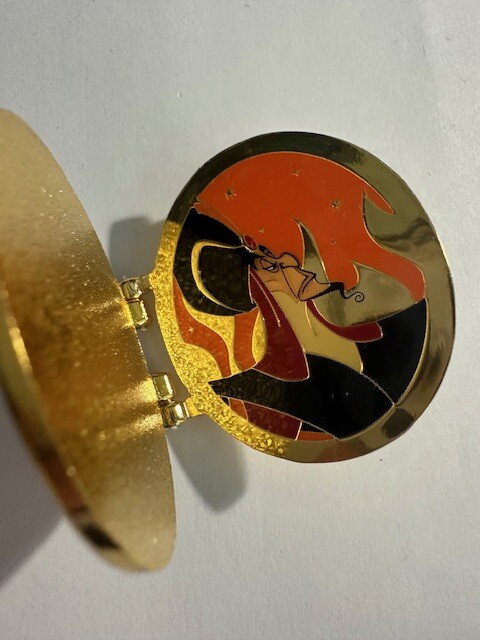 Loungefly Jafar Villain Portrait Locket Mystery Aladdin Disney Pin (B0)