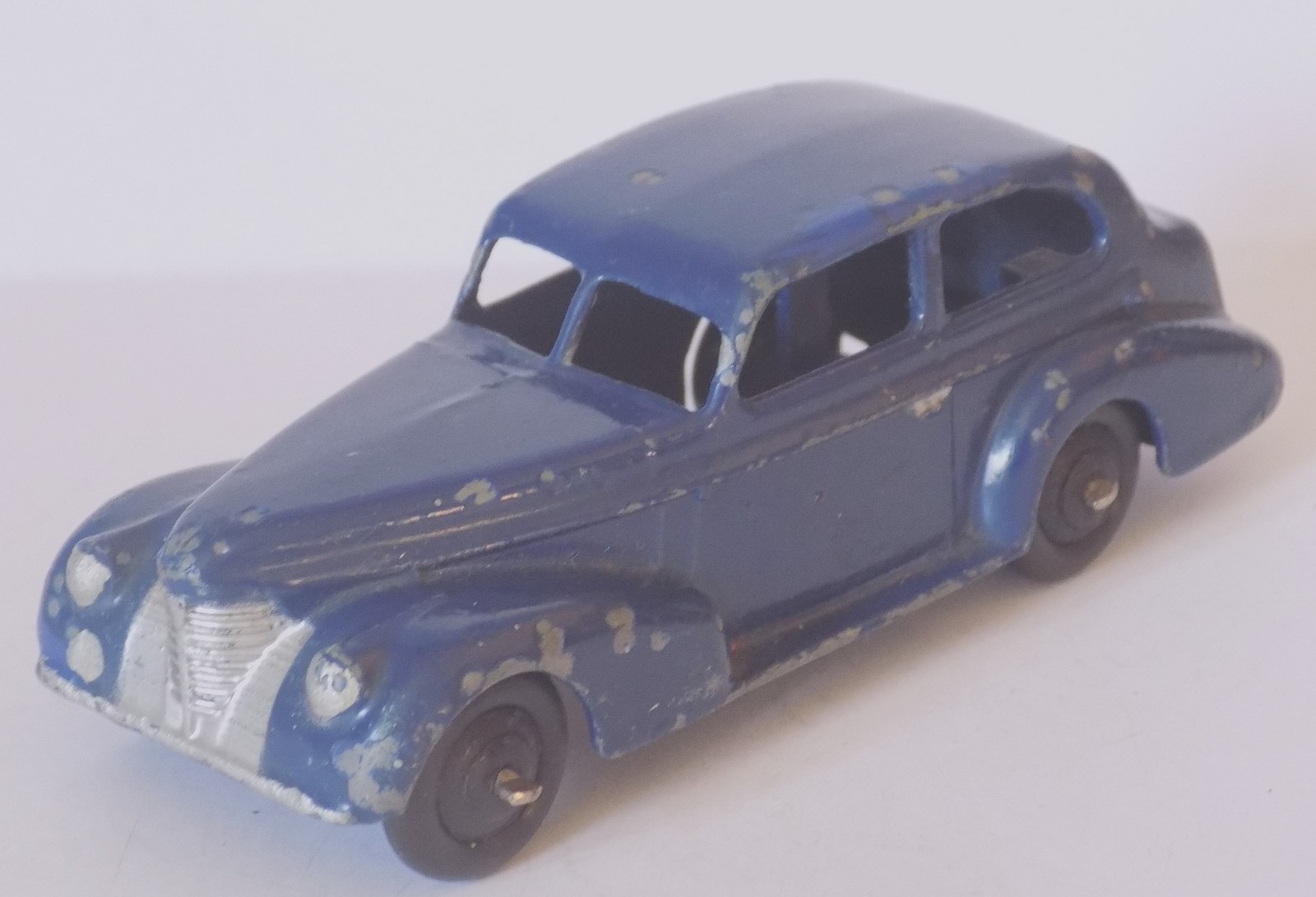 DInky Toy Oldsmobile, #39b - a photo on