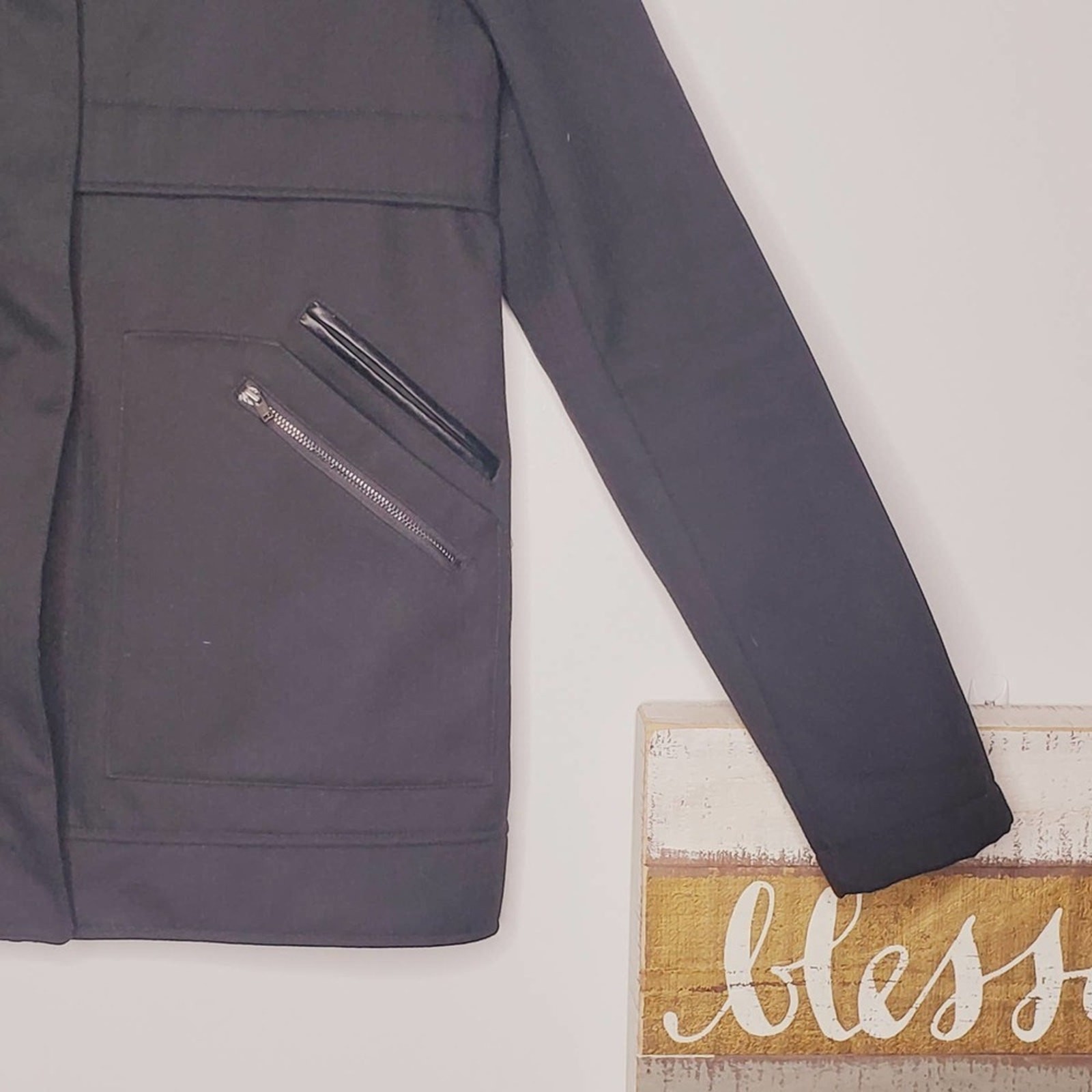 Fabletics Pella Jacket Black EUC S - image 4