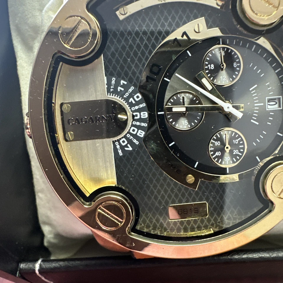 Relógio de quartzo masculino CAGARNY 6819 pulseira de couro movimento duplo - Novo com caixa - Imagem 2 de 4