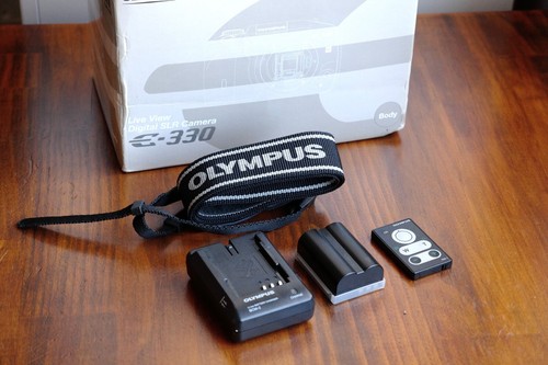 OLYMPUS E-330 Digital SLR Camera w/ Zuiko Digital 40-150mm Lens - Boxed - Picture 2 of 9