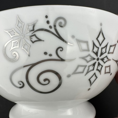 Temp-Tations WINTER Cereal Bowls (4) Platinum Snowflakes Footed Superior Cond. - Picture 18 of 24