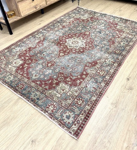 4x6 Burgundy Oriental Vintage Turkish Rug, Handmade Wool Area Rug, Floral Carpet - Picture 2 of 10