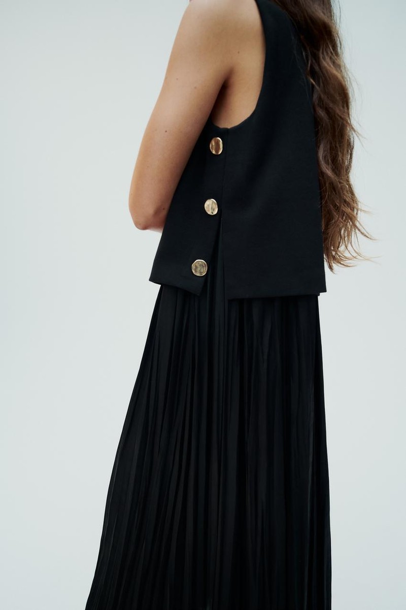 zara black dress with pleated skirt Zara black pleated dress