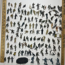 Large Lot Unbranded Plastic Army Men Soldiers Mixed Vintage Toy Figures 2-3  