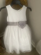 Iefiel Girl's Size 8 Flower Girl Dress White and Fuschia 