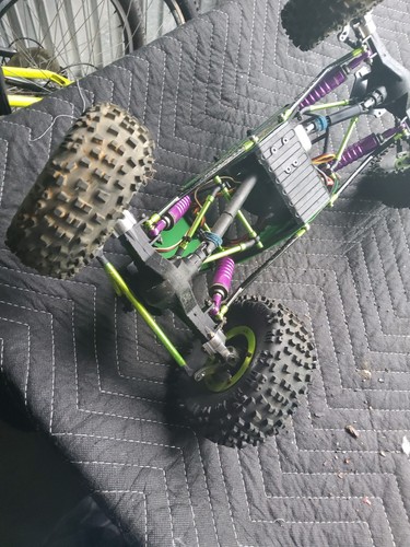 Ax-10 scorpion custom rc car axial crawler - Picture 4 of 20