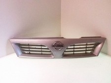 Calandre Nissan ALMERA