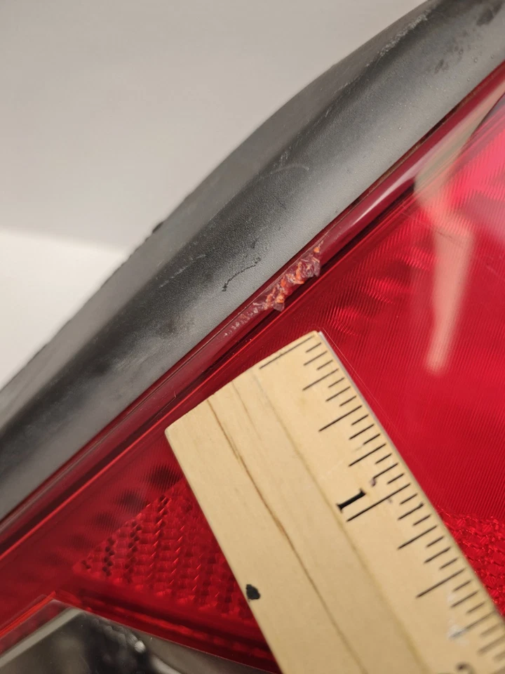 Luz trasera derecha del lado del pasajero Infiniti M45 2003-2004 OEM  Foto 2 de 4