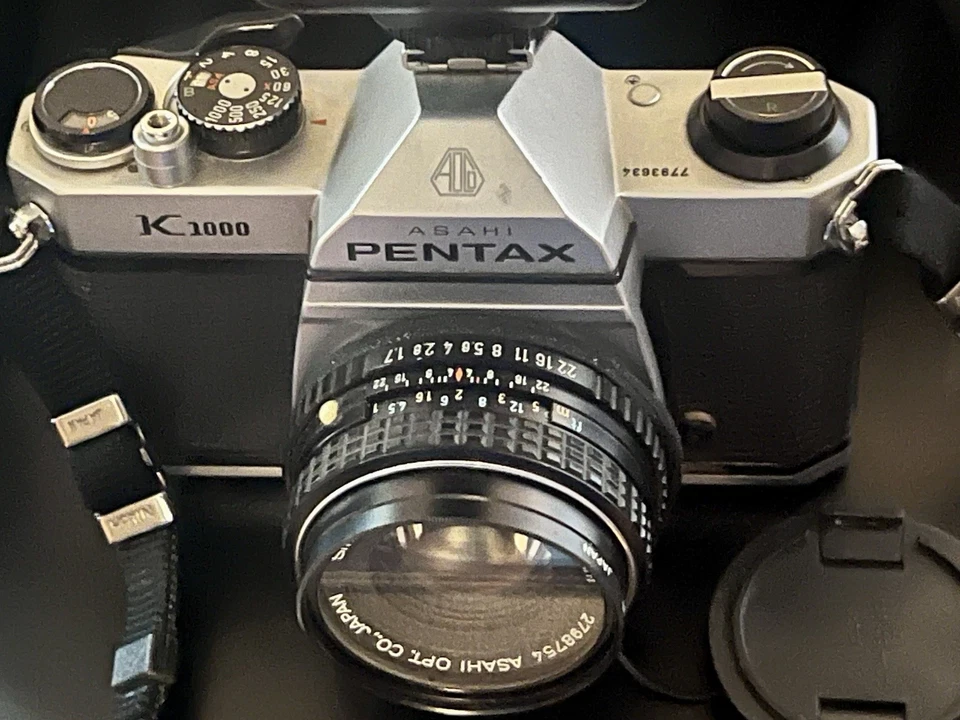 Cámara fotográfica Pentax K1000 35 mm SLR con lentes de 70-210 mm y Pentax de 50 mm funciona en muy buena condición Foto 4 de 4