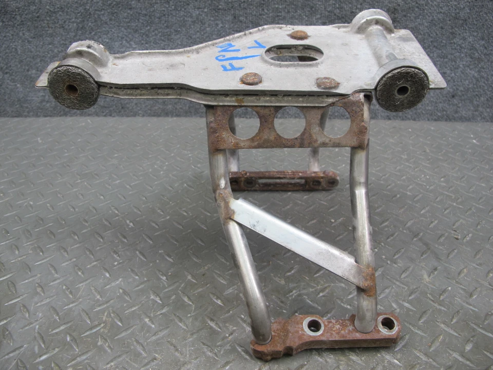 1999 - 2001 年 PORSCHE 911 996 3.4L 后轮左轮驱动侧出口支架支撑组件 — 第 4/4 张图片