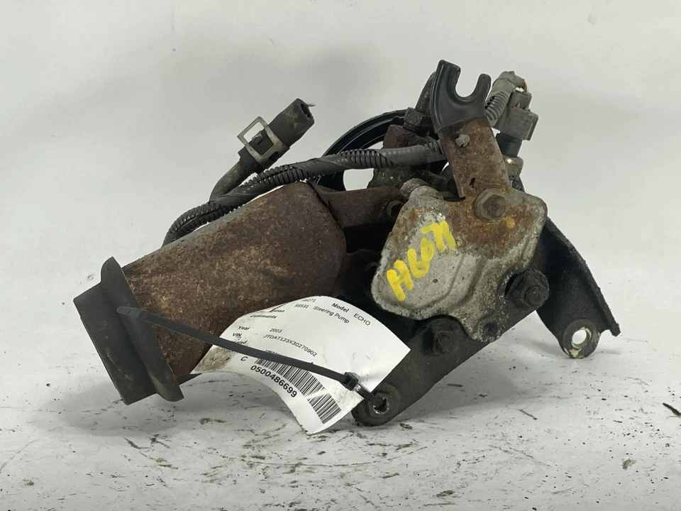 Bomba de dirección asistida usada se adapta a: Toyota Echo Grade C 2003 Foto 2 de 4